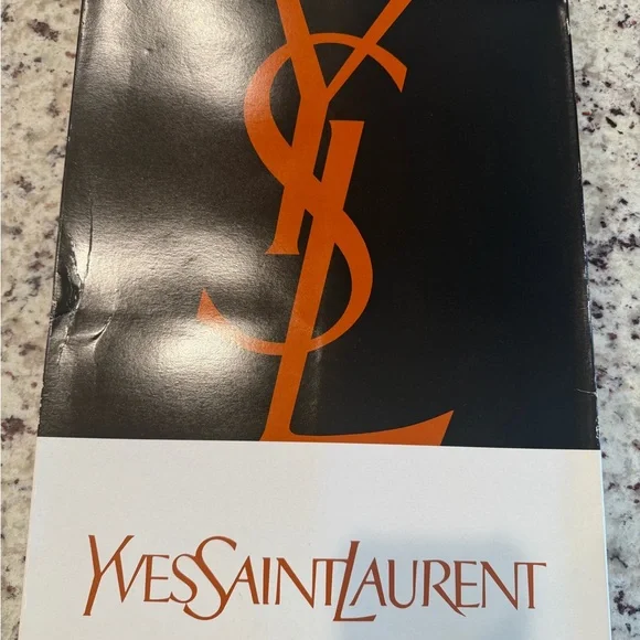 Yves Saint Laurent Vibrant Teal and Red Towels - Picture 4 of 4